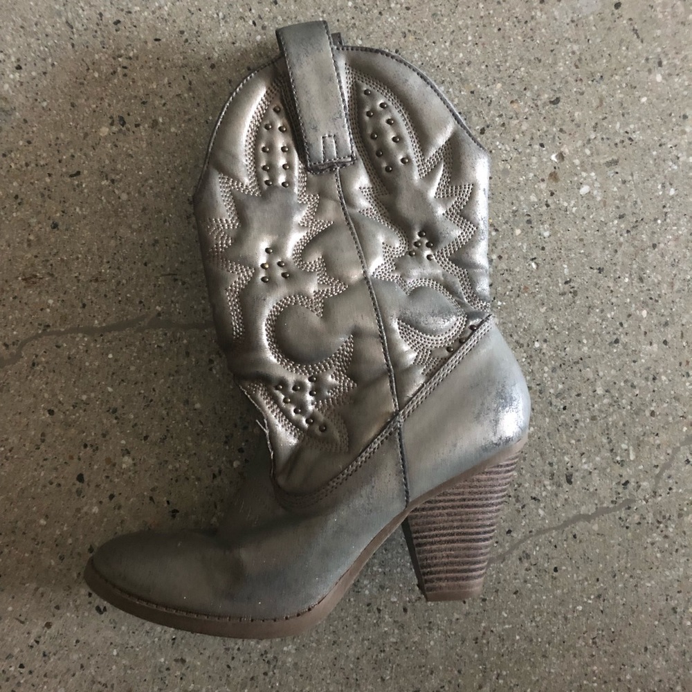 Distressed Cowboy boots